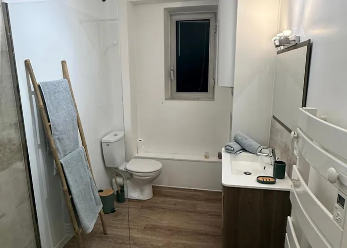 Grand T2 - Proche Port Et Transports Appartement