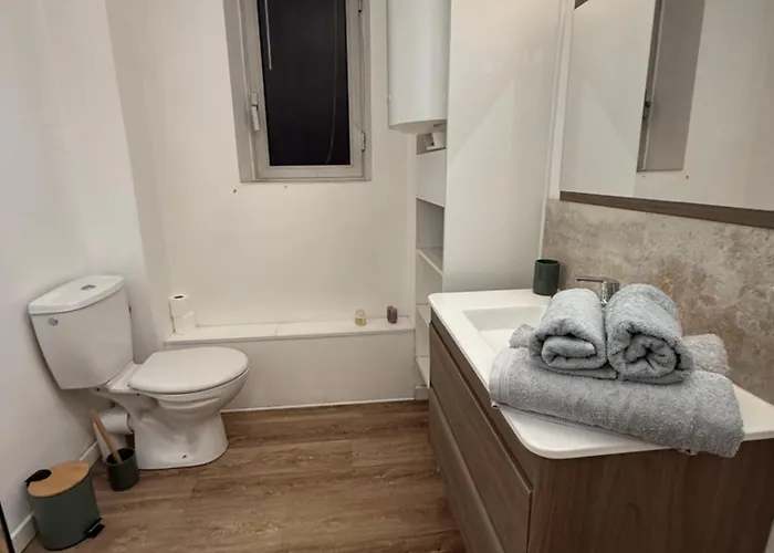 Appartement Grand T2 - Proche Port Et Transports *